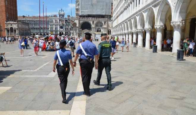 VENEZIA: RUBANO L'INTERO INCASSO DI UN RISTORANTE, TRE LADRI INDIVIDUATI DAI CARABINIERI